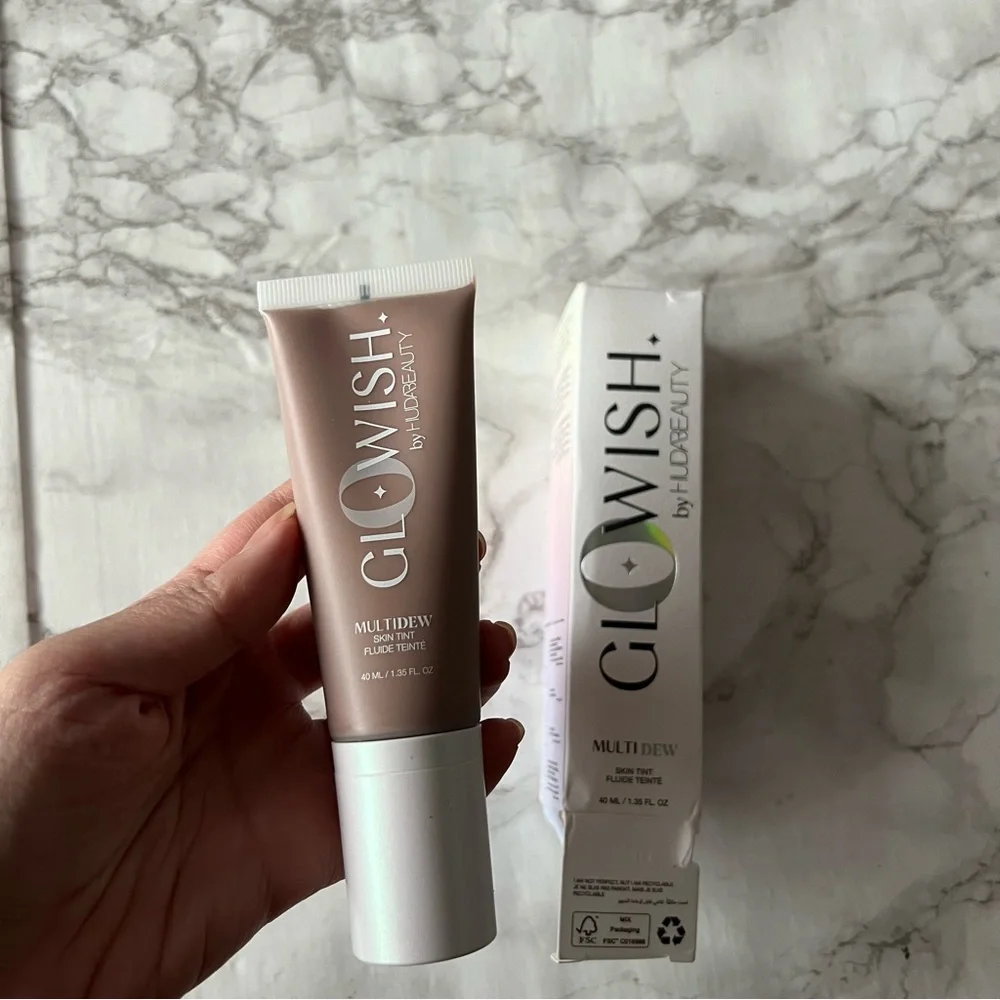 glowish by huda beauty multidew skin tint 10 deep tan July sale